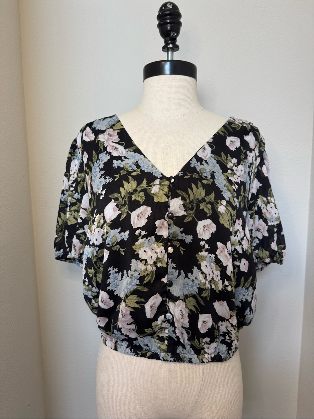 Astr the Label Floral V-Neck Button Front Blouse